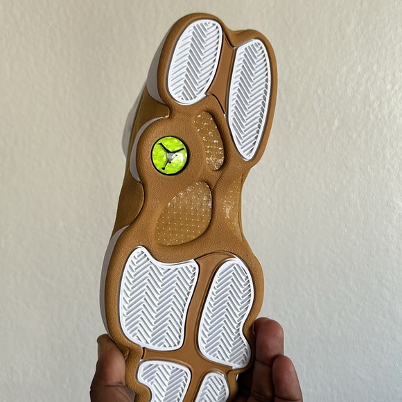 Air Jordan 13s Air Jordan fours 600 for both 300 for one pair - Picture 3 of 7